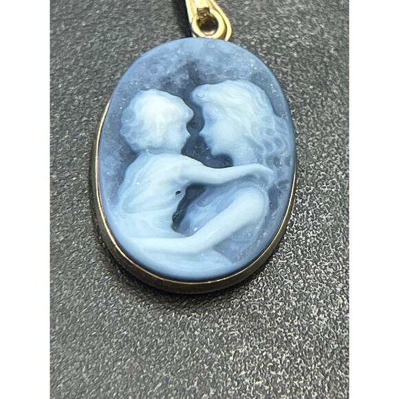 OTC Italy Vintage 10k Yellow Gold Blue Agate Mother Child Carved Cameo Pendant - Picture 13 of 14